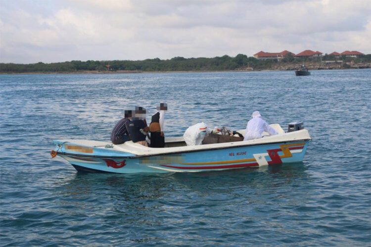 නාවික හමුදා අත්අඩංගුවට පත් අවස්ථාව