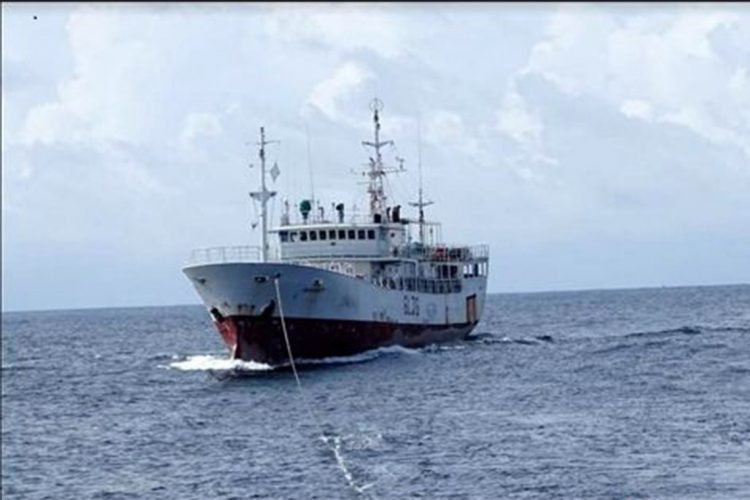 අනතුරට පත් නෞකාව ගොඩබිමට රැගෙන එන අන්දම