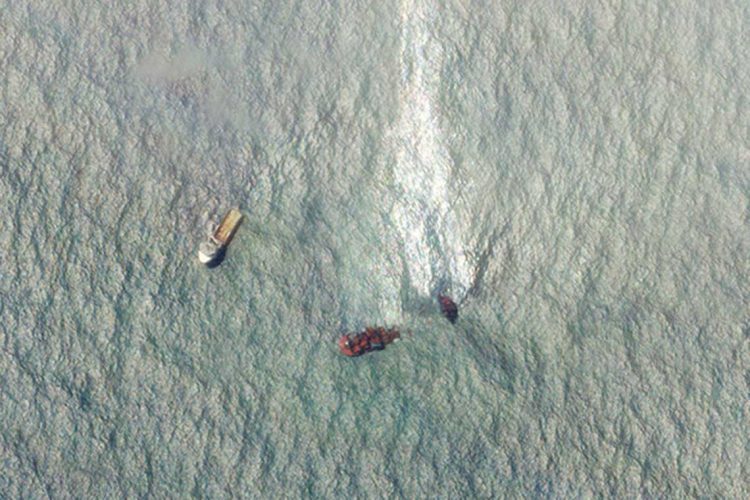 express-pearl-ship-oil-leak