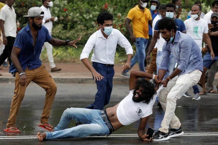 සාමකාමී අරගලයට පහර දුන් හැටි... අල් ජසීරා පුවත් සේවය..