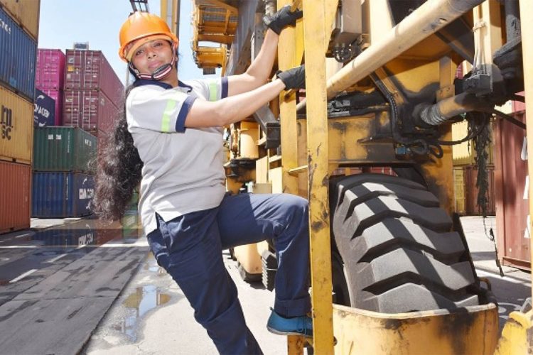 Colombo_Crane_Operators_1280_800_84_s_c1