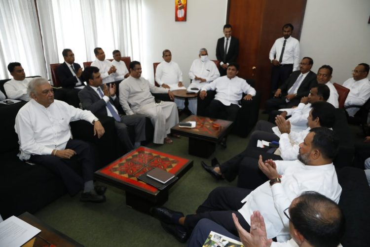 අනුර ප්රියදර්ශන ලාගේ කණ්ඩායම සජබ සමග එක්වෙයි