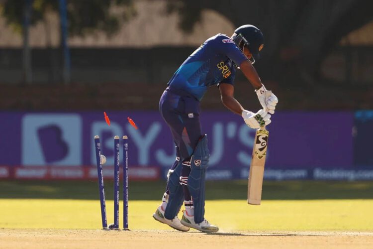 දිමුත් කරුණාරත්න දැවී ගිය අයුරු...