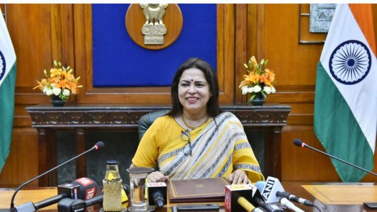 Meenakshi lekhi