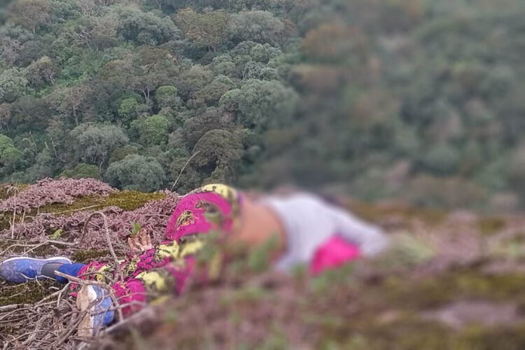 කඳු මුදුනේ කාන්තා මළ සිරුර...