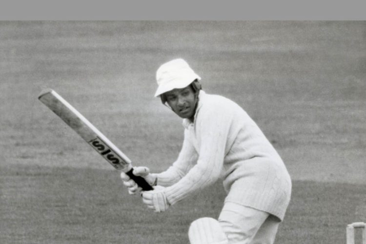 ශ්රී ලංකා නායක අනුර තෙන්නකෝන් 1979 ලෝක කුසලාන තරගාවලිය අතර...