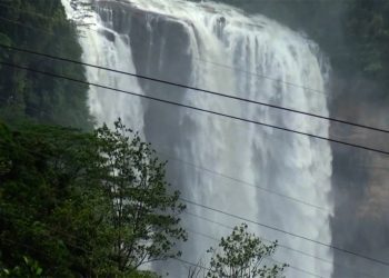 ලක්ෂපාන දිය ඇල්ල