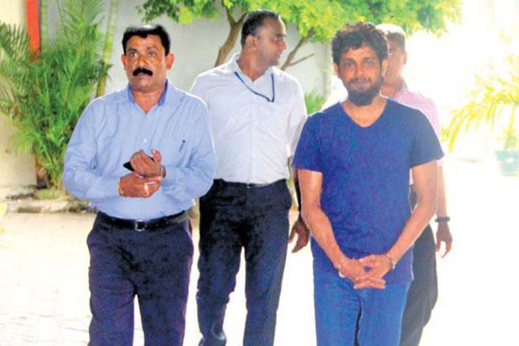 චන්දන හෙට්ටිආරච්චි නේවි සම්පත් ලෙස අත්අඩංගුවට පත් වූ අවස්ථාව..