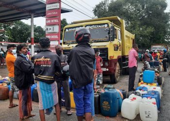 ඡායාරූපය - මනම්පිටිය නිමල් ජයරත්න...