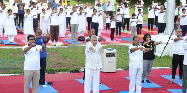 8th Internatio8th International Day of Yoga in Colombonal Day of Yoga in Colombo
