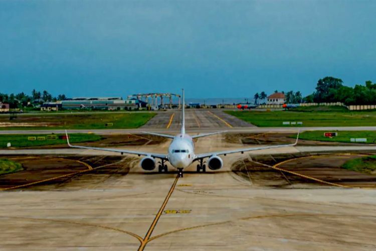Fight_landing_Trivandrum_Twitt_1200x768
