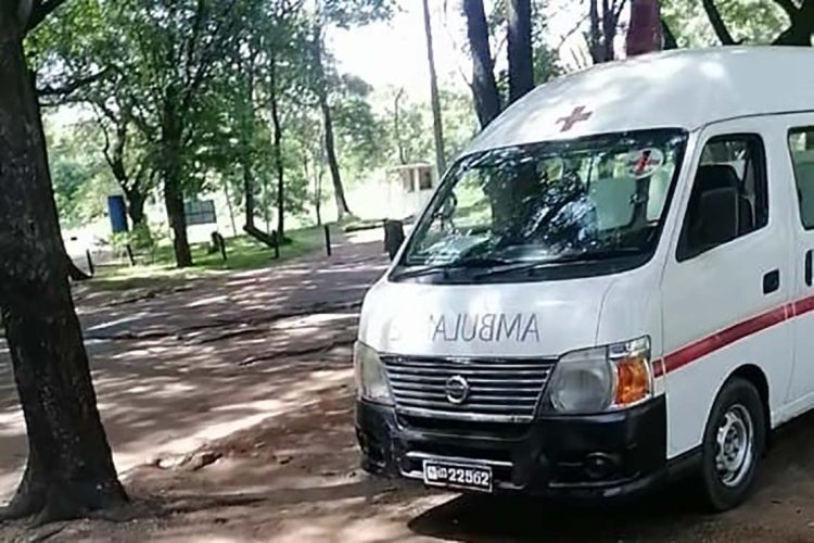 දඩමස් ප්‍රවාහනය කළ ගිලන් රථය...