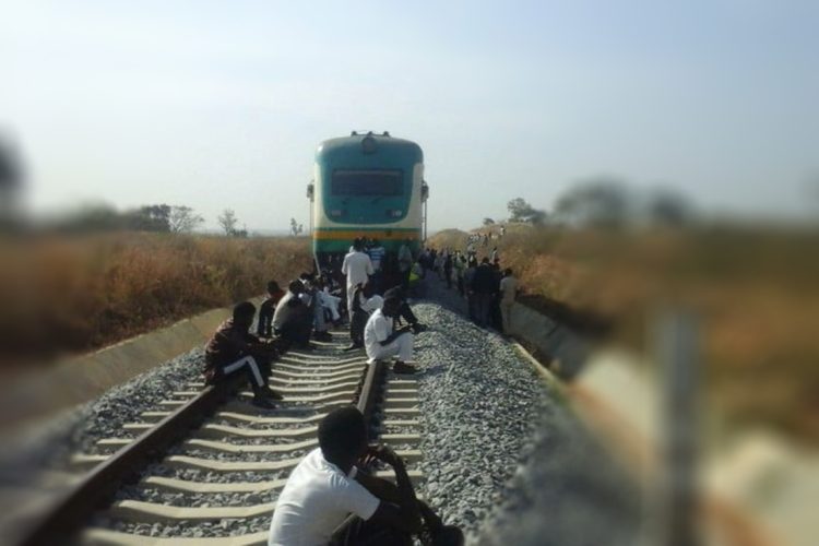 train-breaks-down