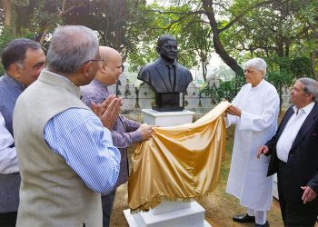 d b Jayatilaka