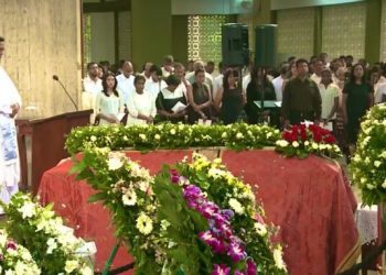 ෂාෆ්ටර් මහතාගේ අවසන් කටයුතු අවස්ථාවේදී ගත් ඡායාරූපයකි