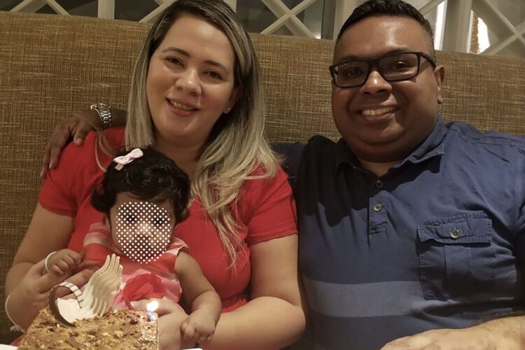 ඔනේෂ් සුබසිංහ, බිරිය රෝසා ද සිල්වා සහ දියණිය...