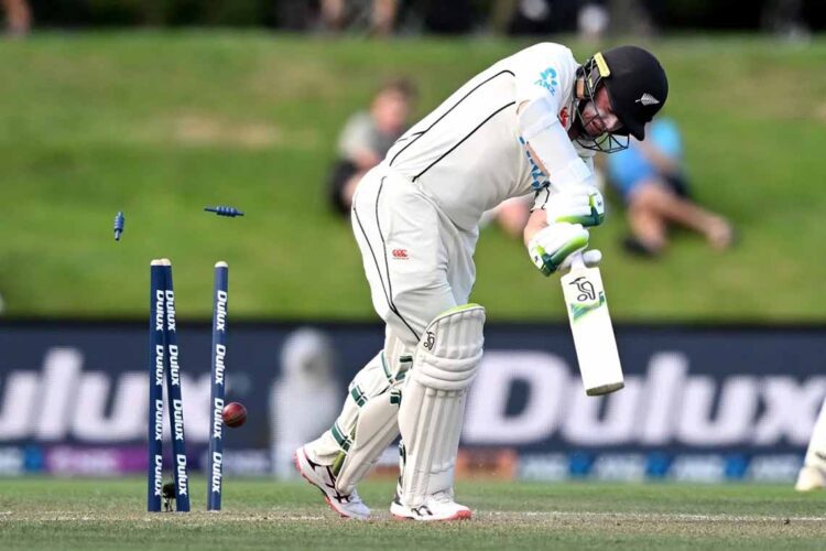 ටොම් ලැතම් අසිත ප්‍රනාන්දුට ගොදුරු වූ අයුරු...