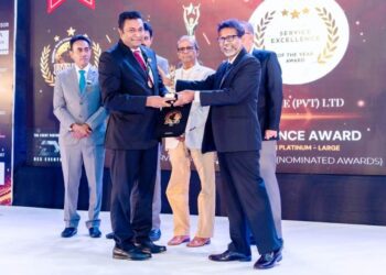 Mr. Manuja Hewawasam, the Chairman of Royal Nursing Home (Pvt.) Ltd receiving the award