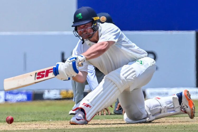 පෝල් ස්ටාලින් සිය අර්ධ ශතකය ලබා ගත්තේ පන්දු 64කිනි....