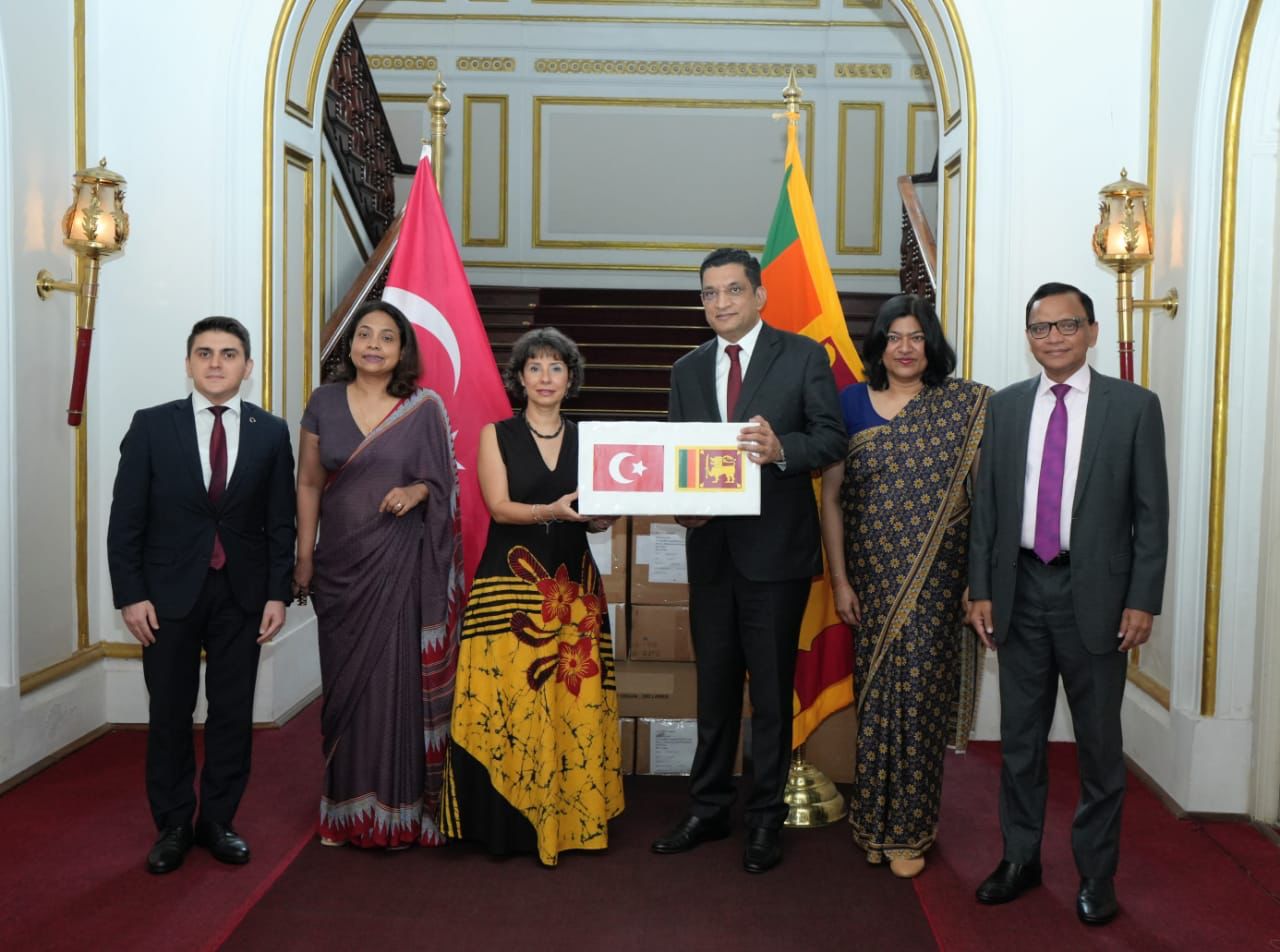 Sri Lanka Donates Consignment of Apparel to Earthquake Victims in Türkiye