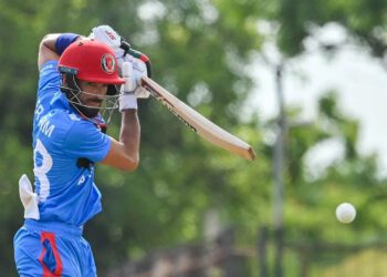 ඊබ්‍රහීම් සද්‍රාන්.... පන්දු 98යි... ලකුණු 98 යි....