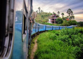 Dutch Tourist Injured After Falling from Train in Sri Lanka