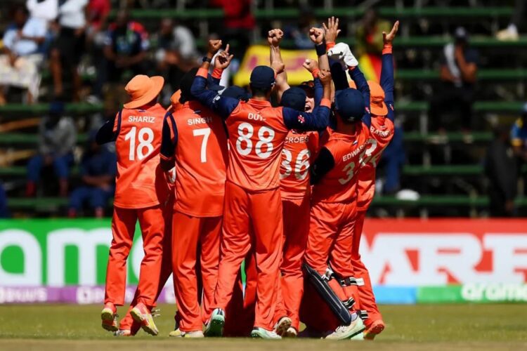 ශ්‍රී ලංකා පිල ලකුණු 233කට දවා ගත් පසු...