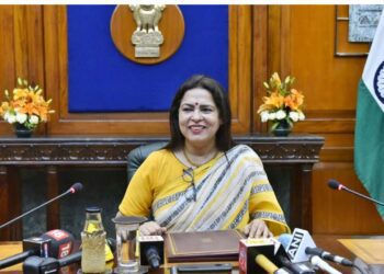 Meenakshi lekhi