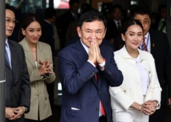 Ex-Thai PM Thaksin Shinawatra Jailed Upon Return to Thailand After 15 Years