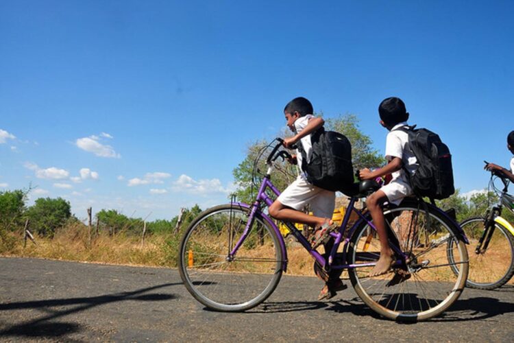 kids-on-bikes