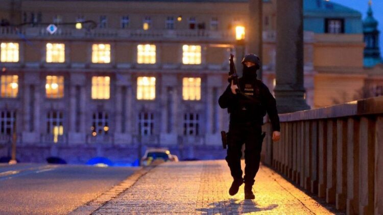 Prague Gunman Confesses to Killing Baby in Suicide Note