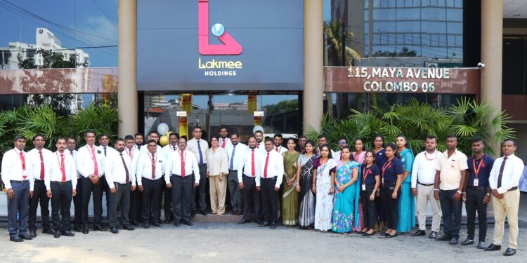 Lakmee Holdings Colombo Office and staff