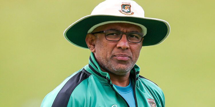 WELLINGTON, NEW ZEALAND - JANUARY 14:  Coach Chandika Hathurusingha of Bangladesh looks on during day three of the First Test match between New Zealand and Bangladesh at Basin Reserve on January 14, 2017 in Wellington, New Zealand.  (Photo by Hagen Hopkins/Getty Images)