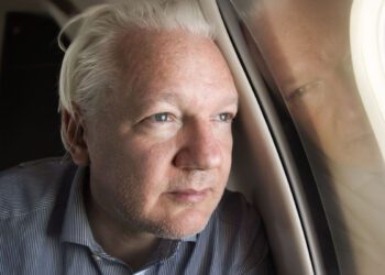 Julian Assange's Arrival in Australia Delayed, Supporters Celebrate in Sydney