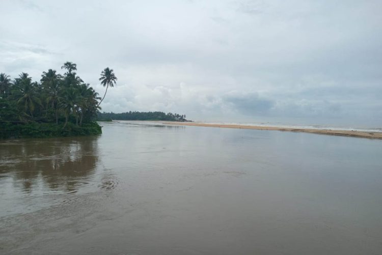 ගිං ගඟේ මෝය කට විවෘත වී ඇති අයුරු...