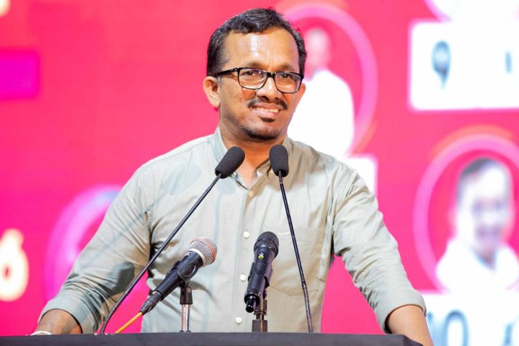 අපට මිනිසුන්ගේ ආදරය හැර වෙන මොකුත් එපා - සුනිල් හඳුන්නෙත්ති කියයි!