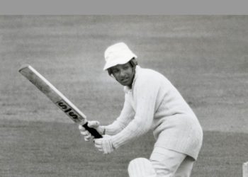 ශ්‍රී ලංකා නායක අනුර තෙන්නකෝන් 1979 ලෝක කුසලාන තරගාවලිය අතර...