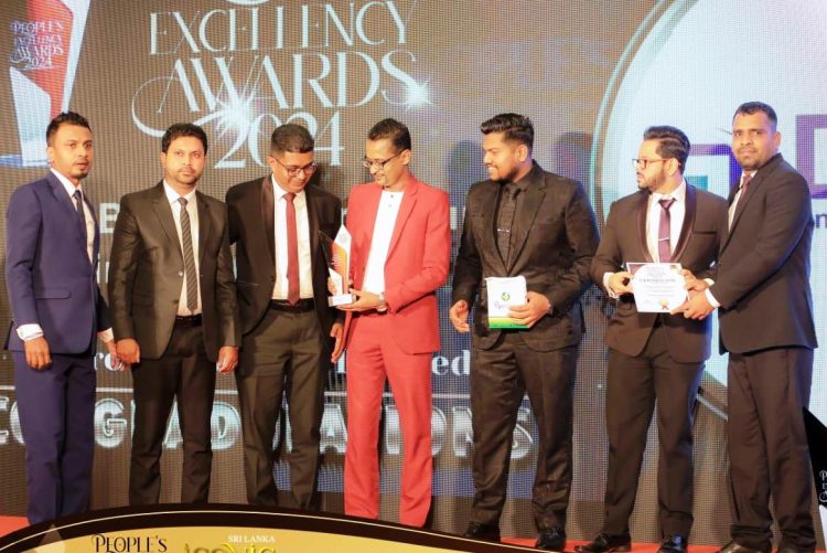 CEO and Managing Director Prasanna Sanjeewa receiving the award