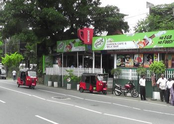 මහින්දානන්ද ඇම්බැට්ටයාගේ හෝටලය...