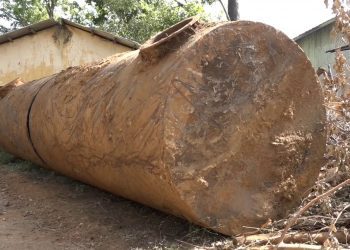 හොරු යකඩවලට කපපු භූගත ටැංකිය...