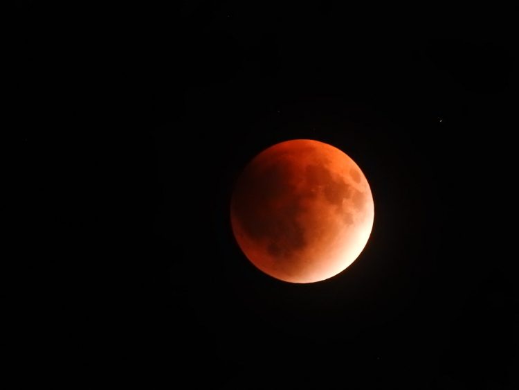 Lunar Eclipse from Kandy - Kaveesha Wariyagoda