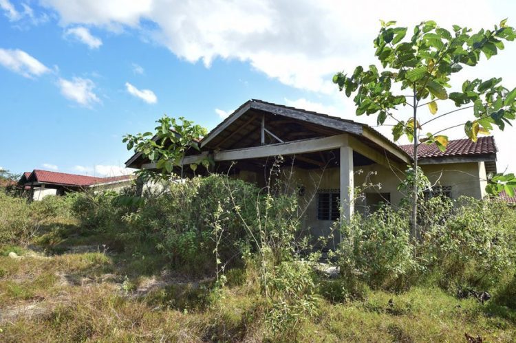 Abandoned-housing-projects