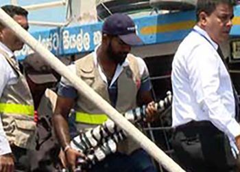 navy-seizes-rs-10-billion-drugs-and-arms
