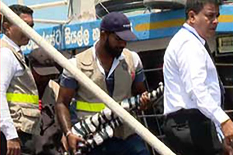 navy-seizes-rs-10-billion-drugs-and-arms