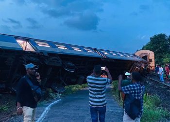 train-derailment-wanawasala-hunupitiya-injured